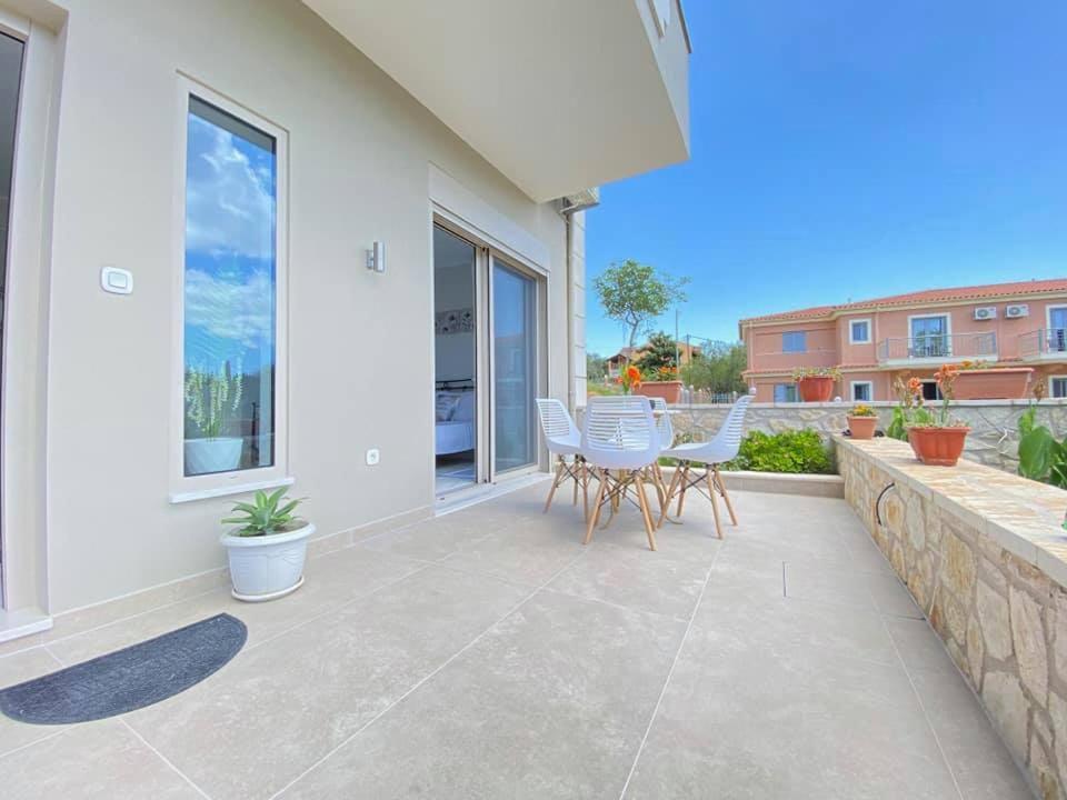 Grey Luxury House Apartment Ypsos Exterior foto