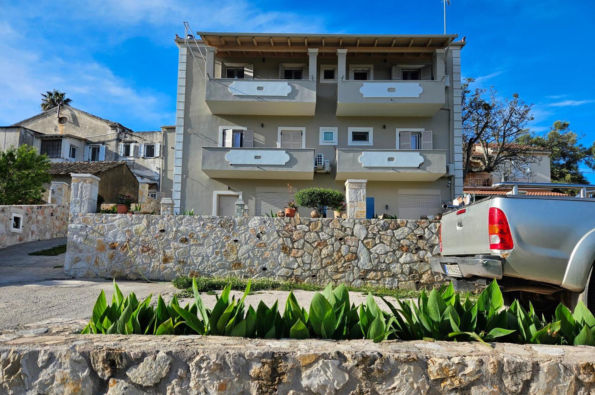 Grey Luxury House Apartment Ypsos Exterior foto