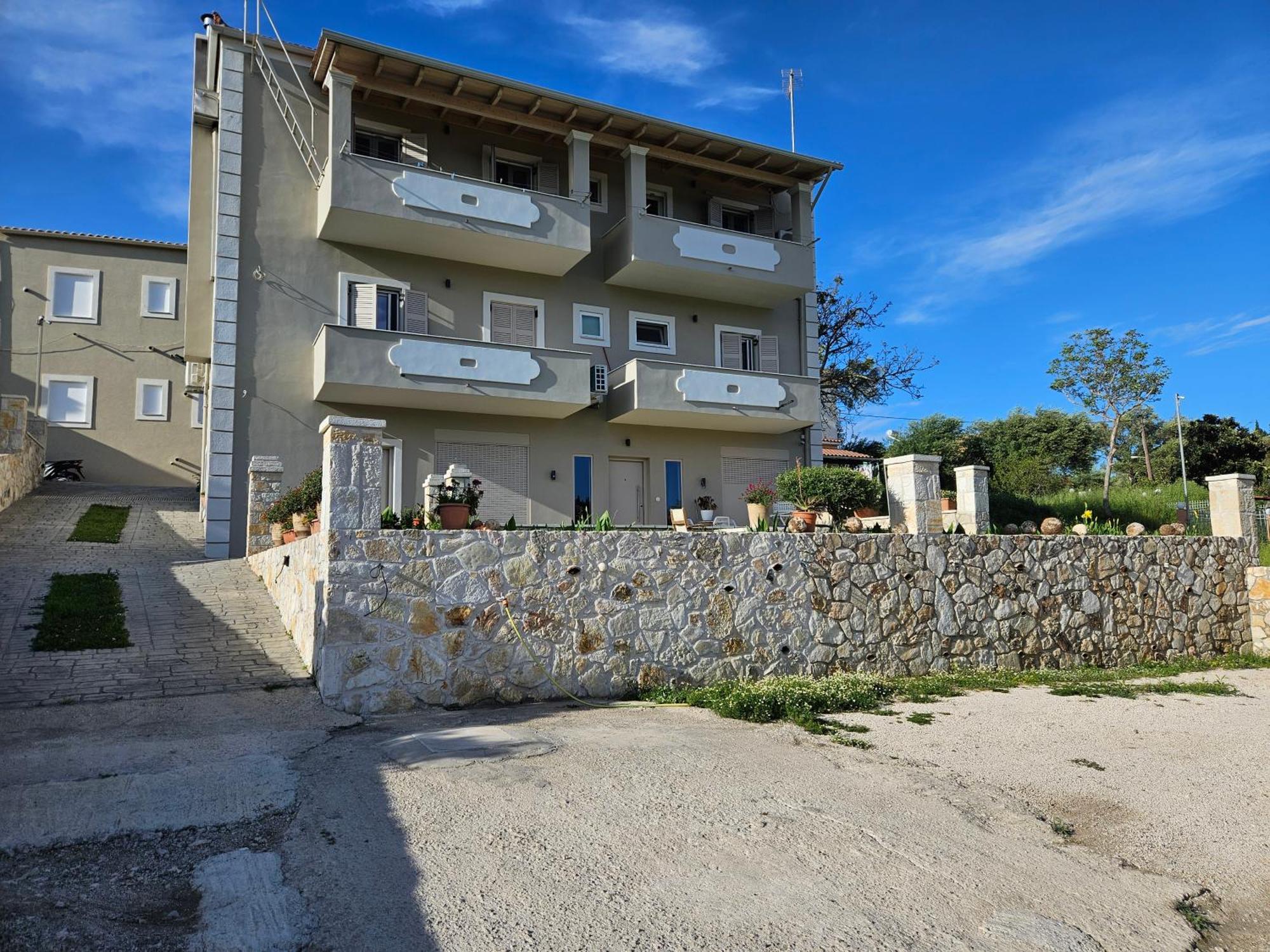 Grey Luxury House Apartment Ypsos Exterior foto