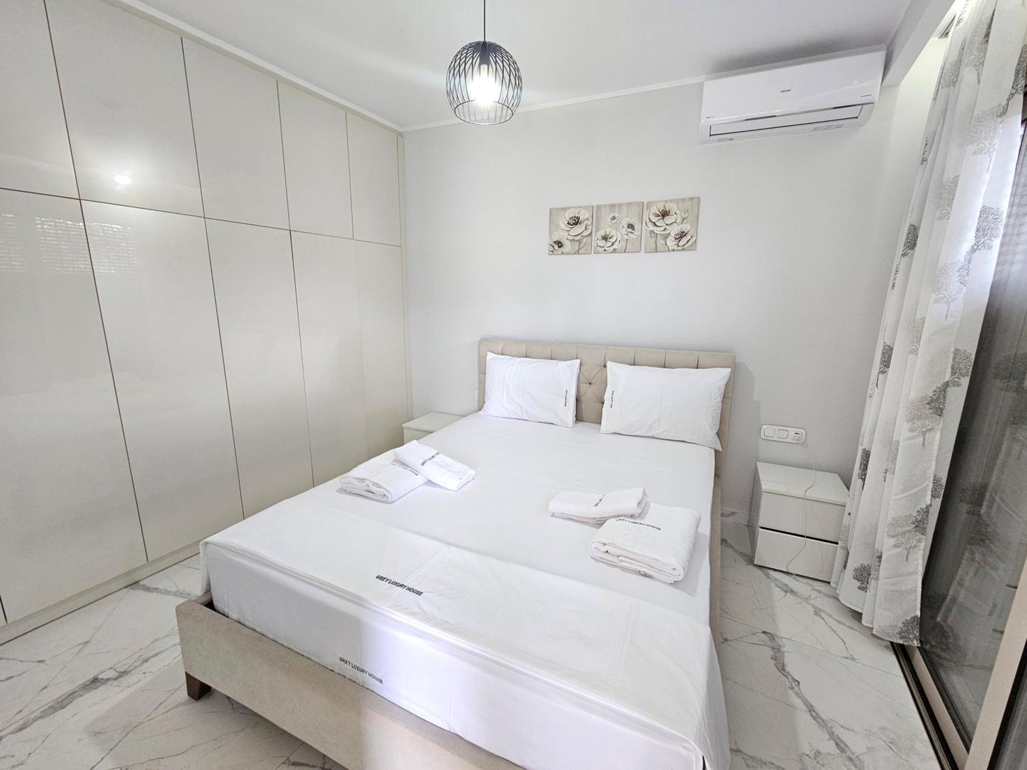 Grey Luxury House Apartment Ypsos Exterior foto