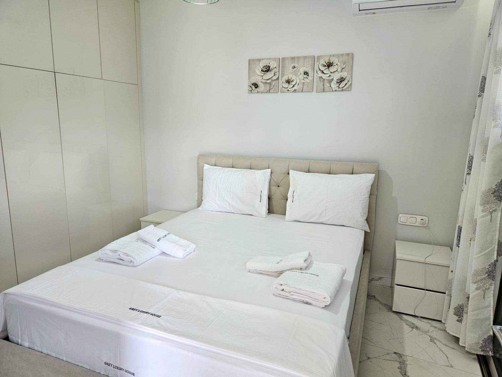 Grey Luxury House Apartment Ypsos Exterior foto