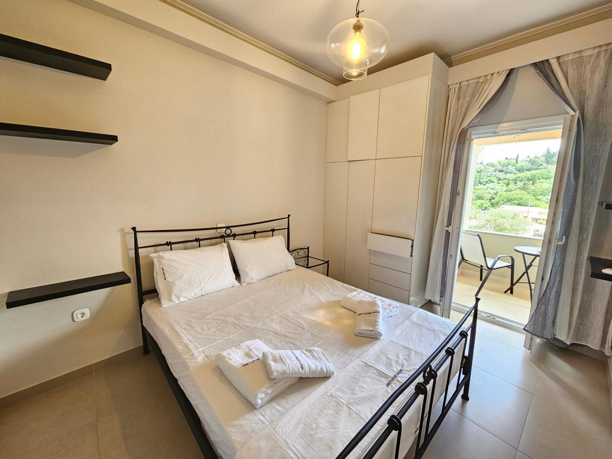 Grey Luxury House Apartment Ypsos Exterior foto