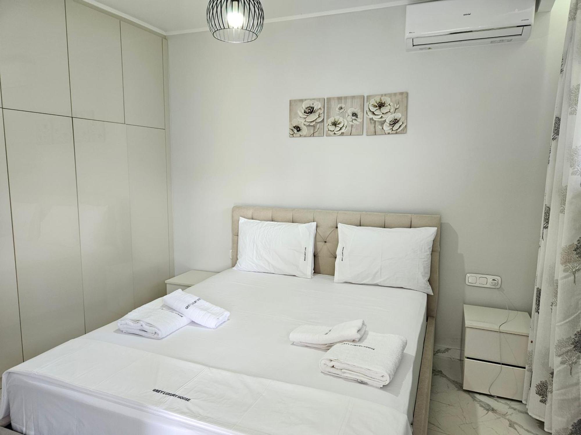 Grey Luxury House Apartment Ypsos Exterior foto