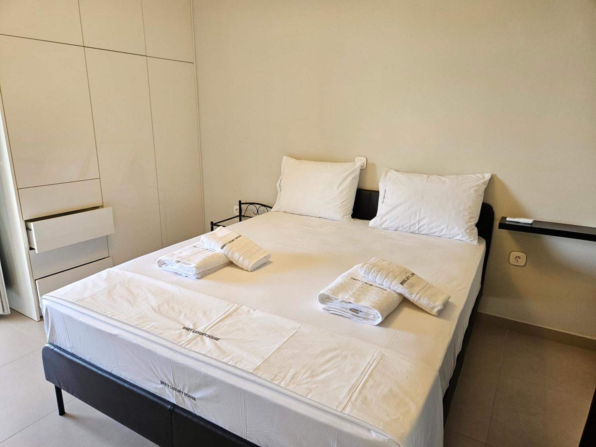 Grey Luxury House Apartment Ypsos Exterior foto