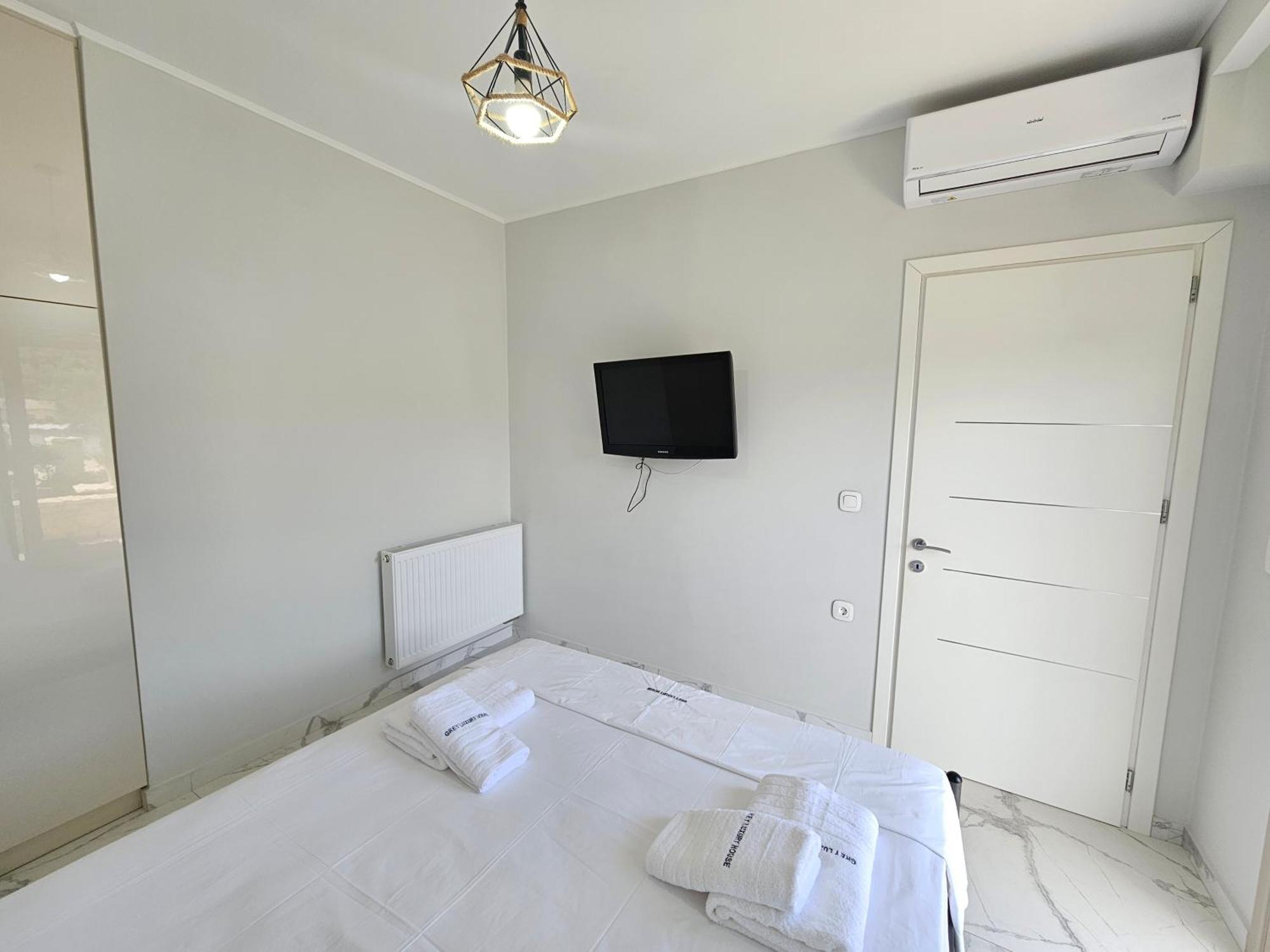 Grey Luxury House Apartment Ypsos Exterior foto